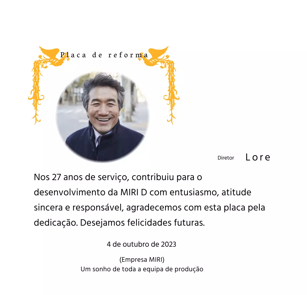 Um desenho de reforma com uma ilustração colorida de uma fénix e uma fotografia circular.
