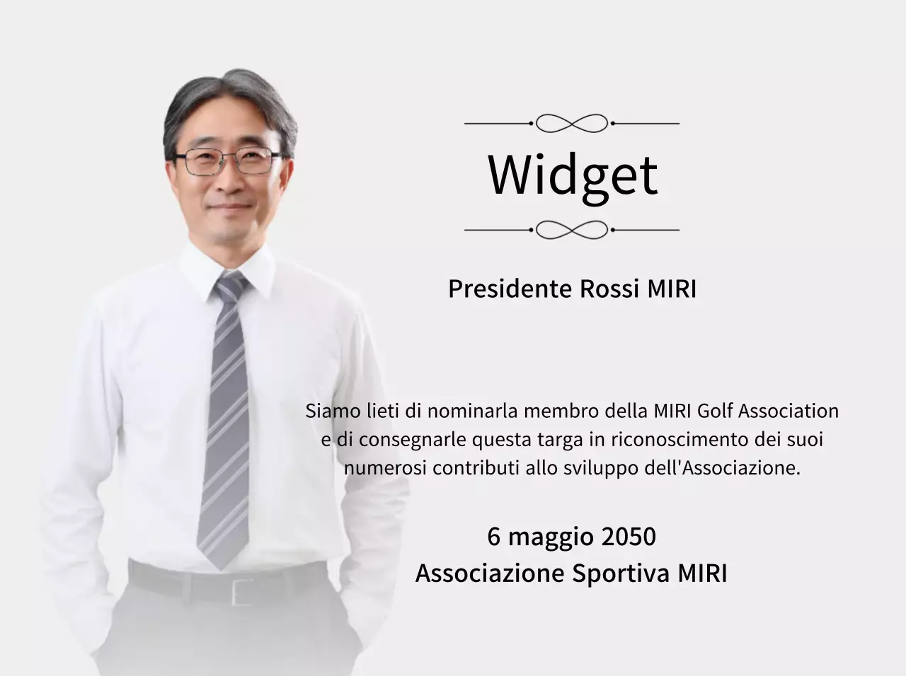 Una targa commissionata di classe con abbellimenti e fotografie