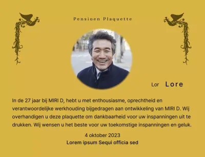 Een pensioenontwerp met een kleurrijke feniksillustratie en een cirkelvormige foto.