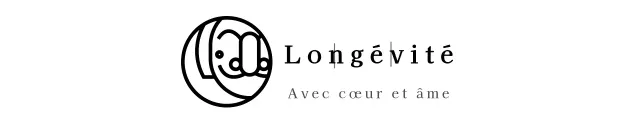 Logo d'un café avec une tasse de café et des grains de café illustrés de façon vintage et mignonne