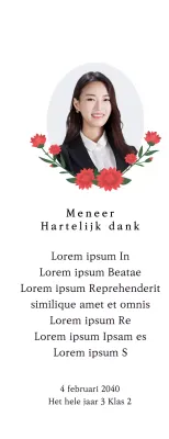 Een sentimentele kijk op lerarendag met manuscriptpapier en anjers