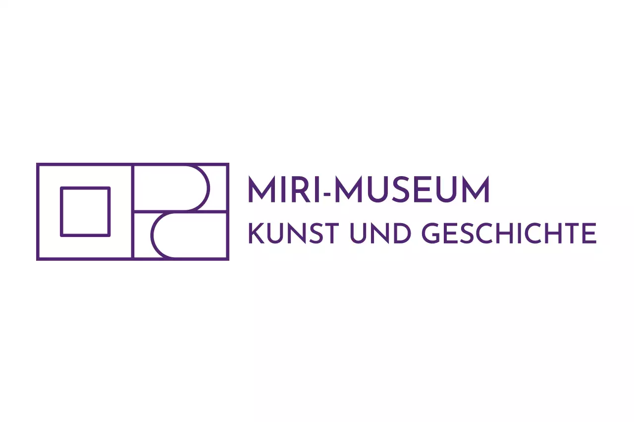 Kunstgalerie mit geometrischen Formen für ein künstlerisches Gefühl