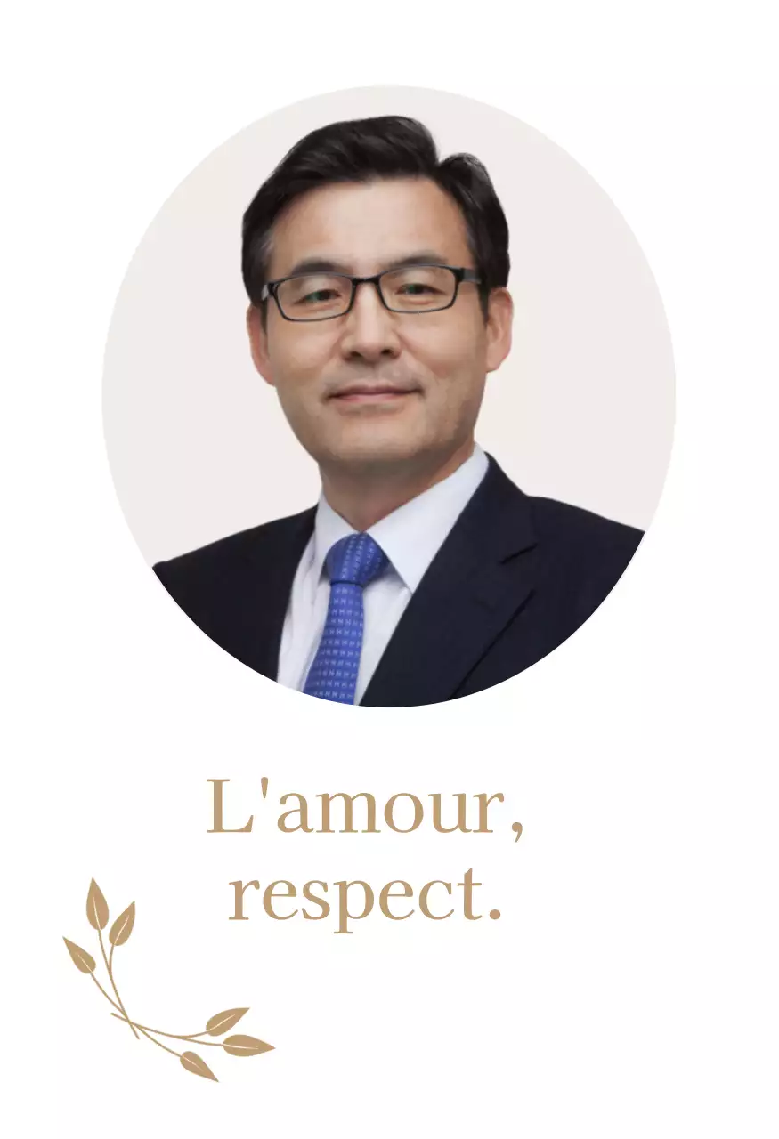  Un mot de remerciement statique et élégant pour la fête des mères avec des pétales dorés et une photo