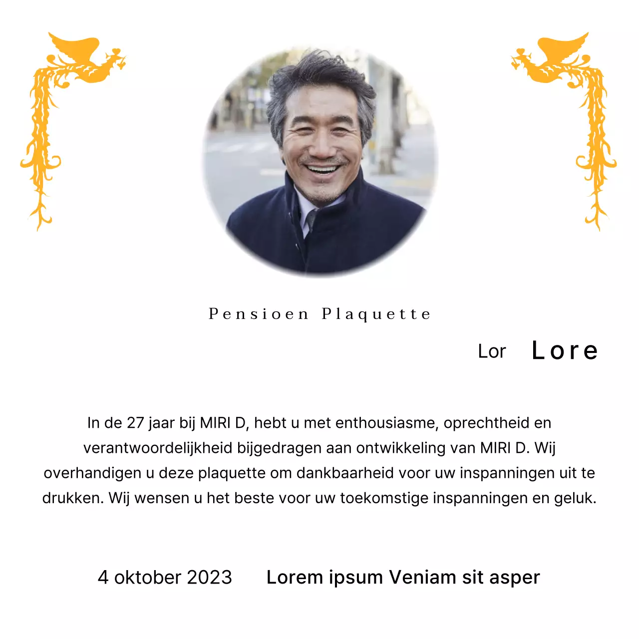 Een pensioenontwerp met een kleurrijke feniksillustratie en een cirkelvormige foto.