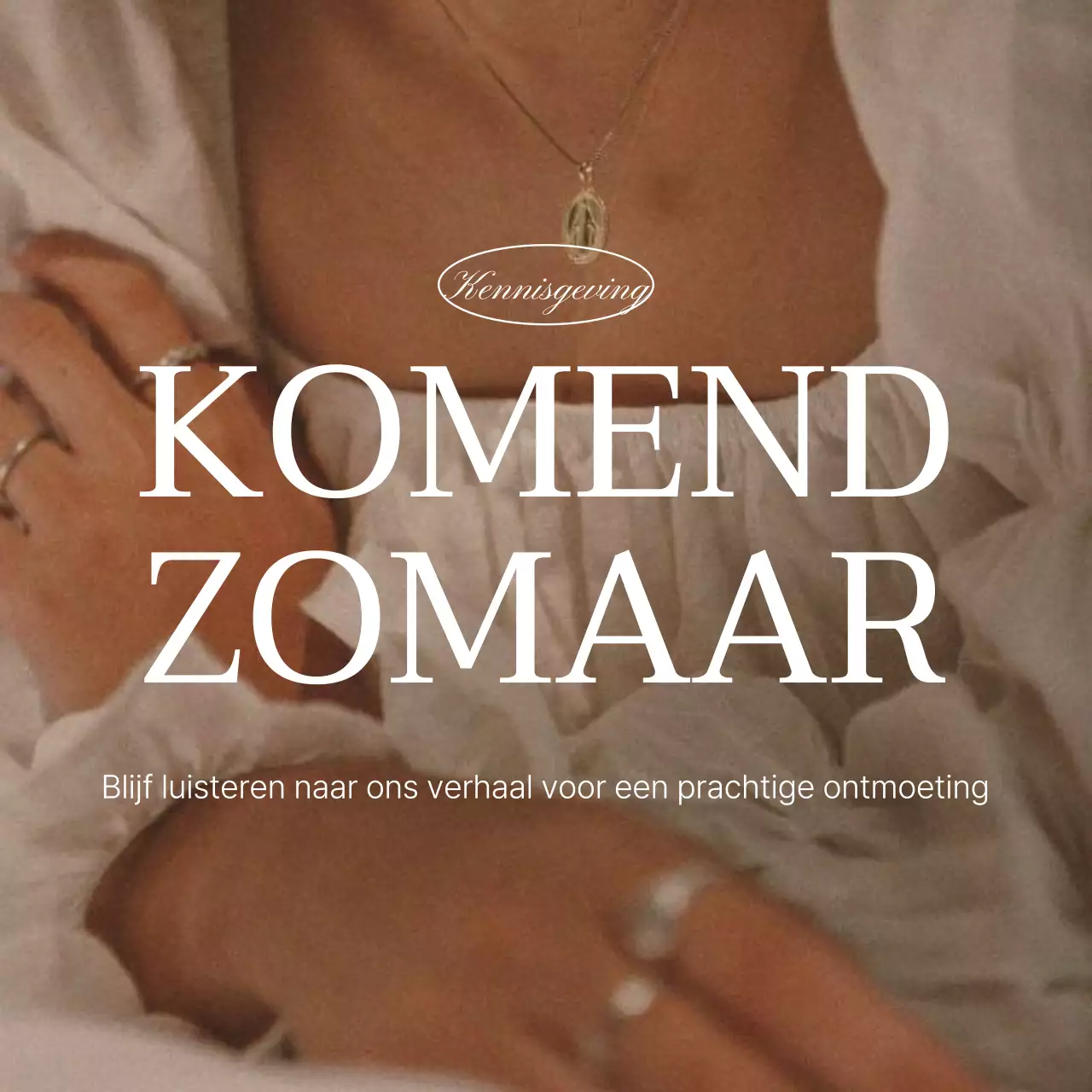 Een trendy feed voor sociale-mediamarketing in roze en ivoorkleur aankondigen