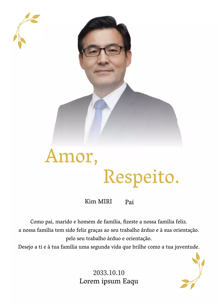 Uma nota de agradecimento estática e elegante para o Dia da Mãe com pétalas douradas e uma fotografia
