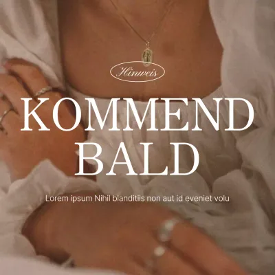 Ankündigung eines trendigen Social Media Marketing Feeds in Rosa und Elfenbein