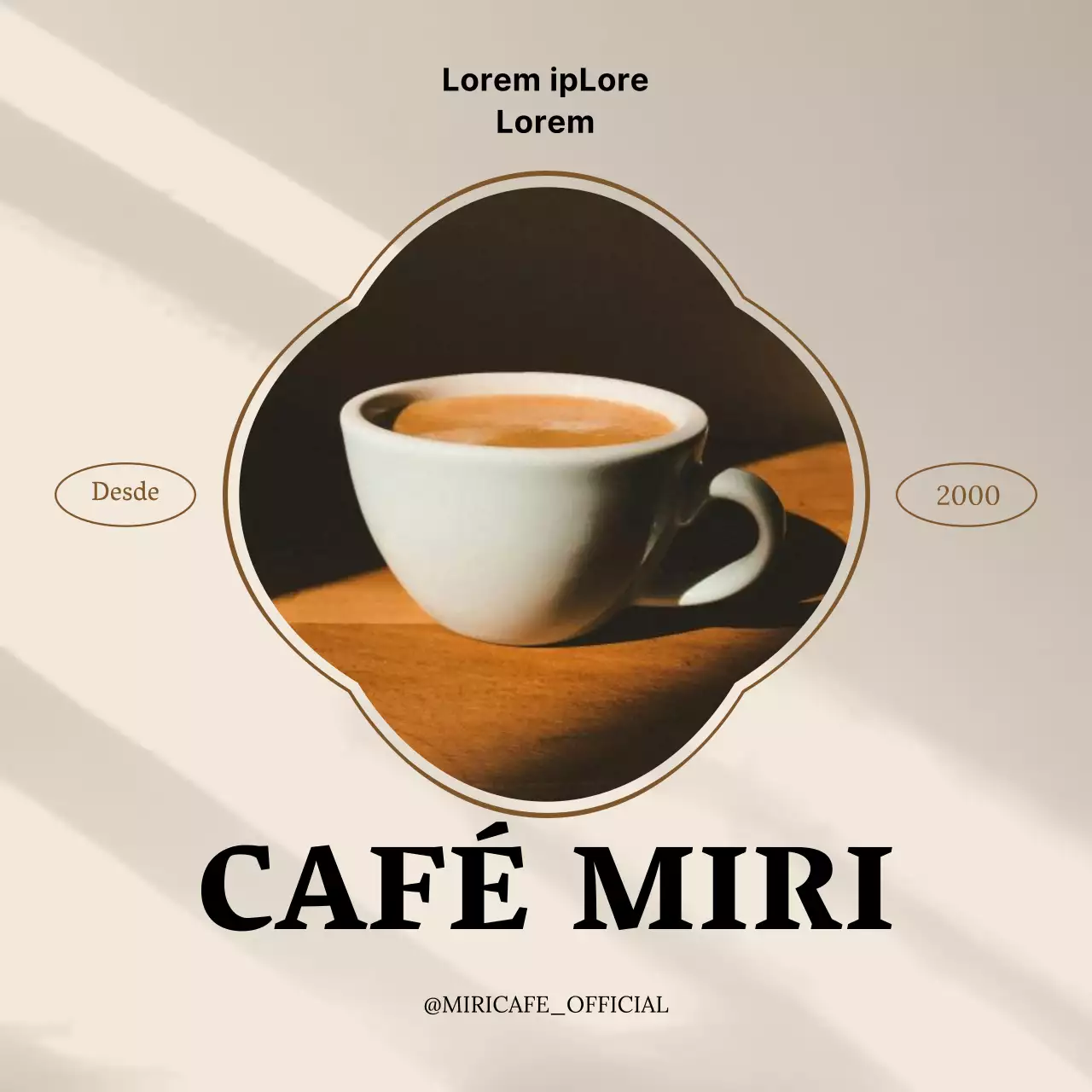 Um simples prospeto de café em bege e castanho