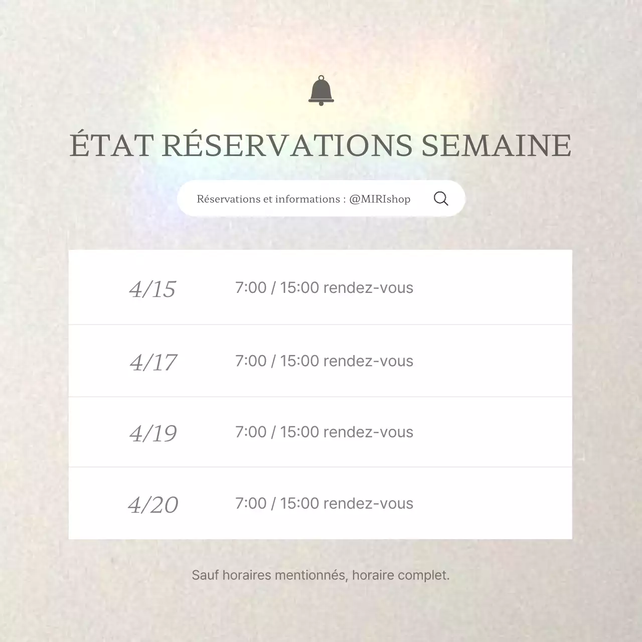 Promouvoir un flux de médias sociaux tendance en beige et gris