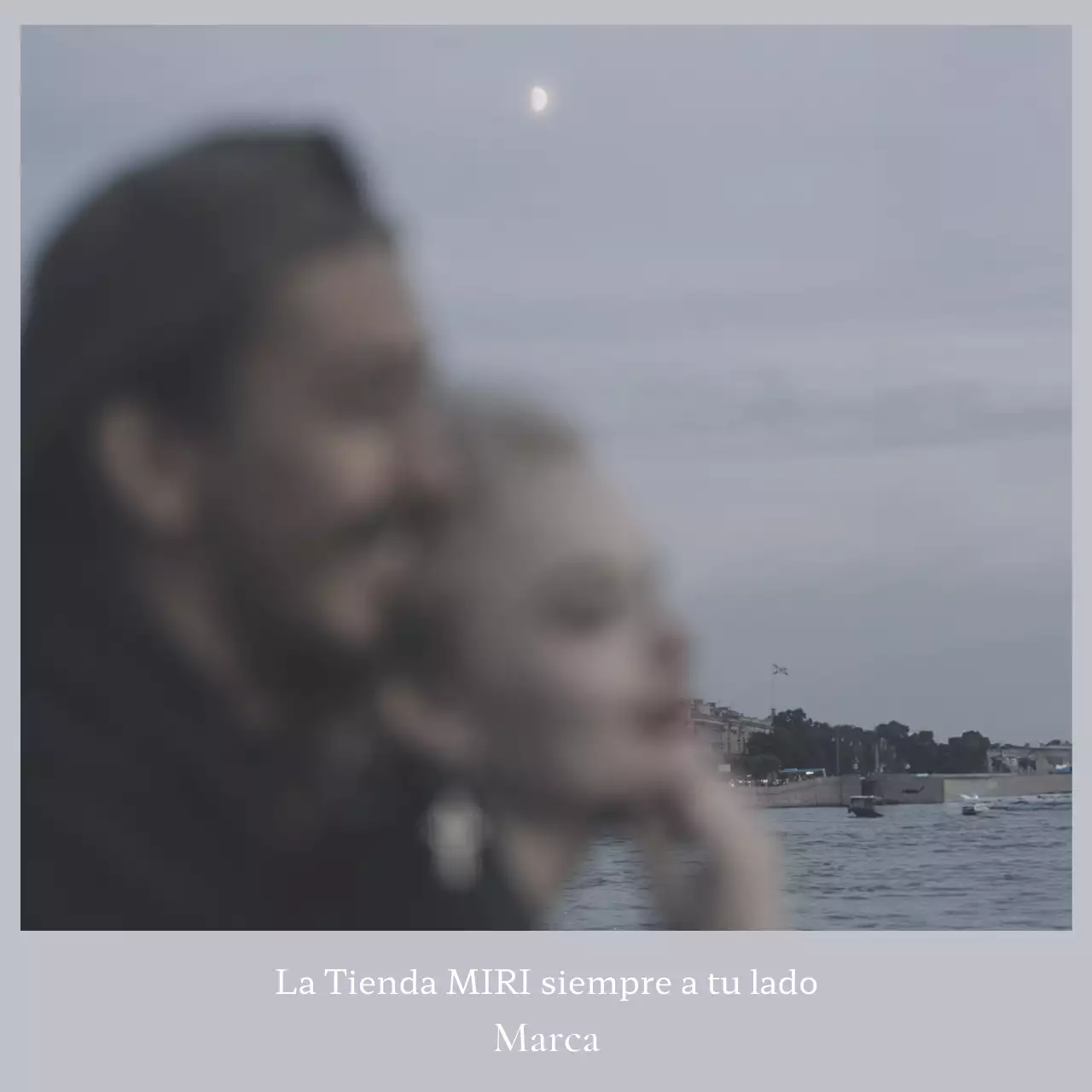 Promueva los anuncios de moda de marketing en redes sociales en beige y gris