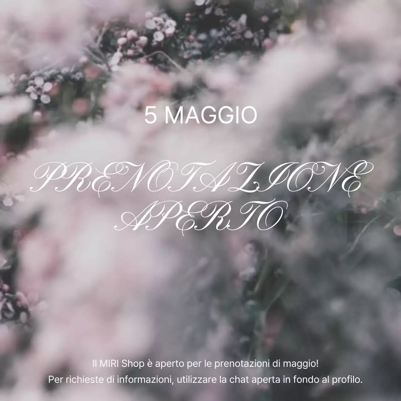 Promuovere un feed di social media marketing di tendenza in beige e grigio