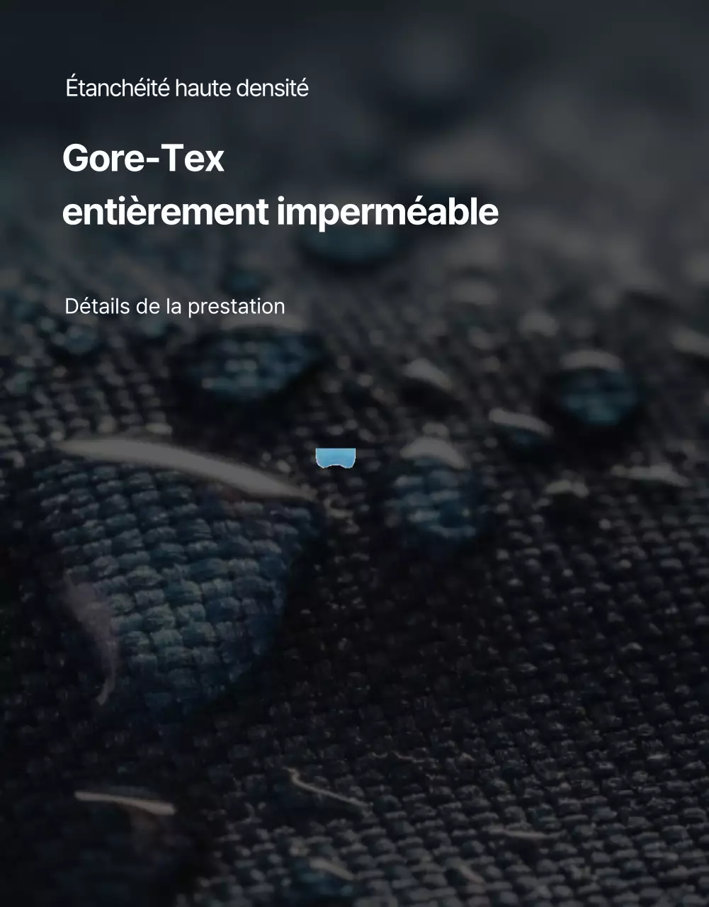 La tendance des imperméables noirs et bleus pour la saison des pluies