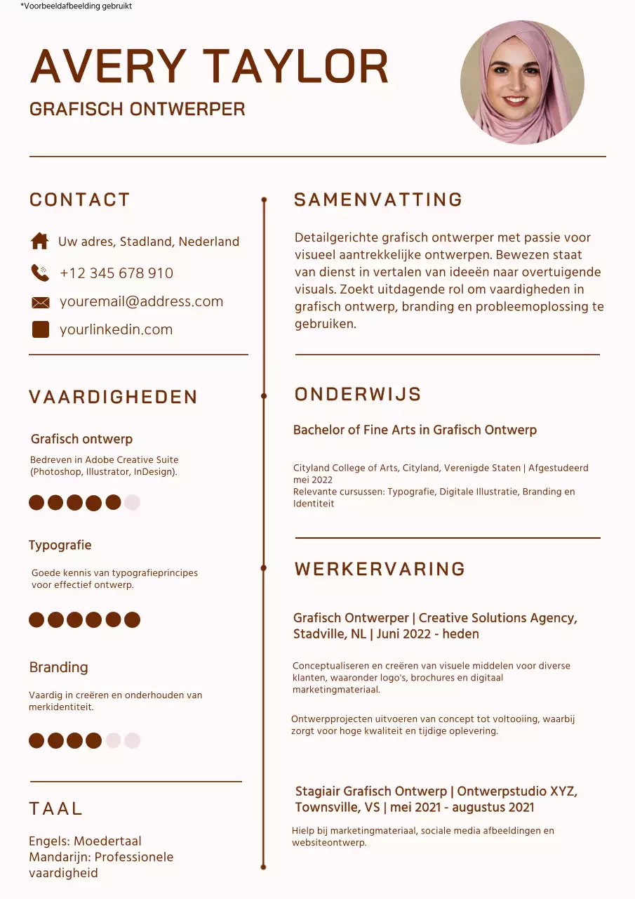 Rood en Wit Eenvoudig Grafisch Ontwerper Portfolio