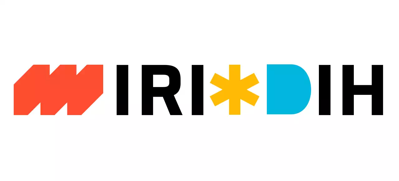 Een logo met een mix van eenvoudige vormen en alfabetten in verschillende kleuren en zwart