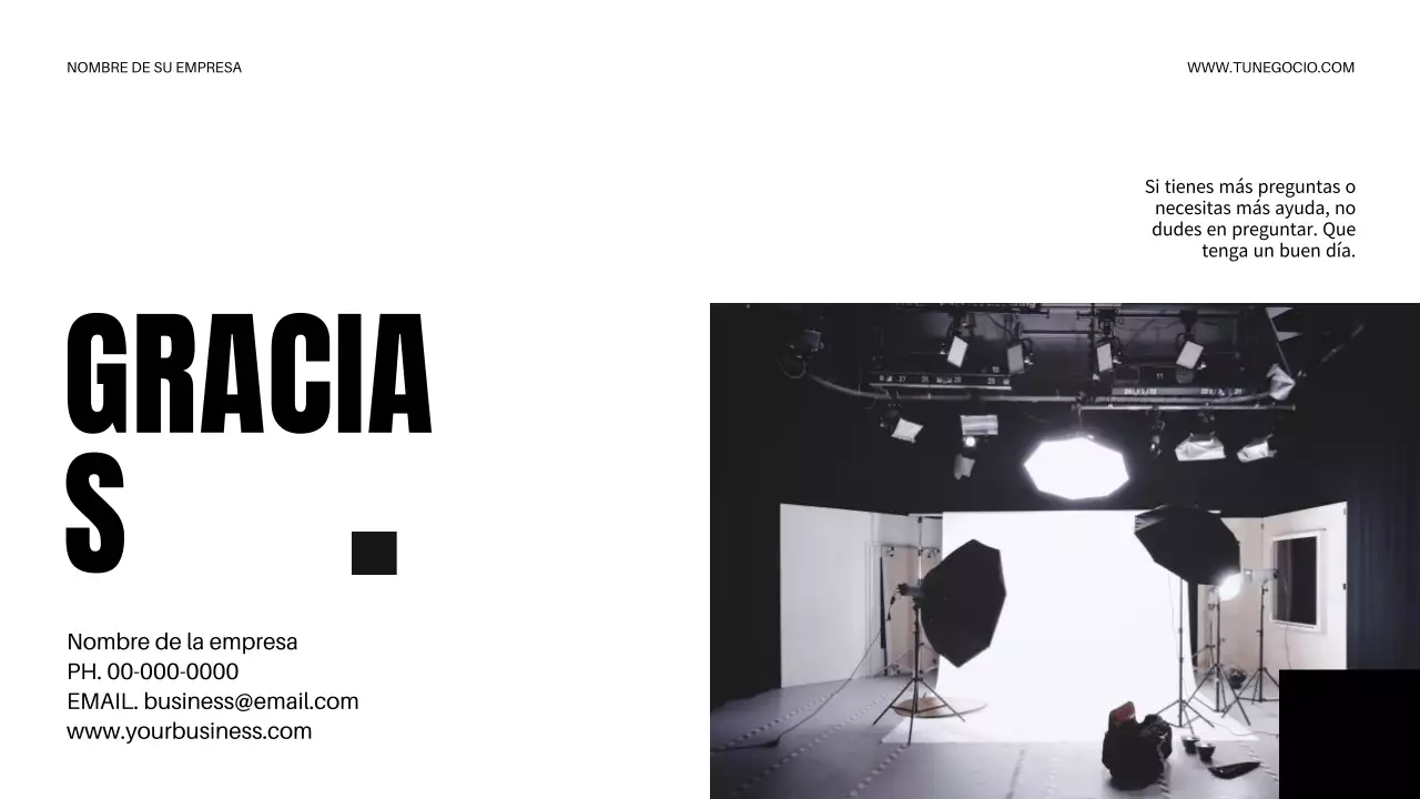 Estrategia empresarial minimalista en blanco y negro