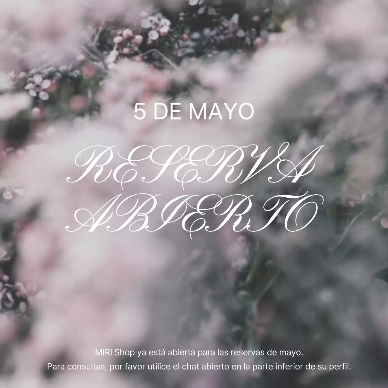 Promueva un canal de marketing en redes sociales de moda en beige y rosa