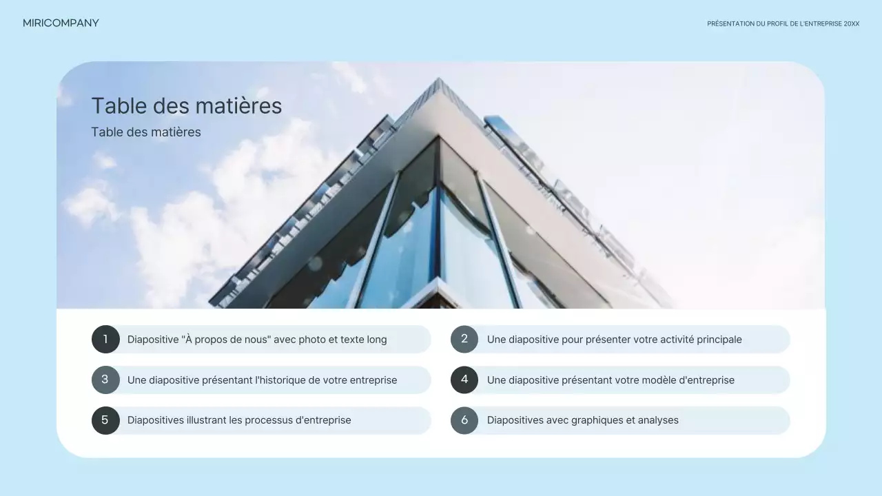 Un profil d'entreprise simple en bleu clair et bleu