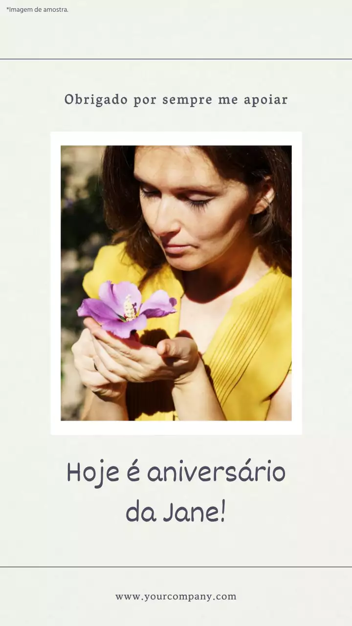 Moldura simples bege e cinzenta para fotografias Promoção Feliz aniversário