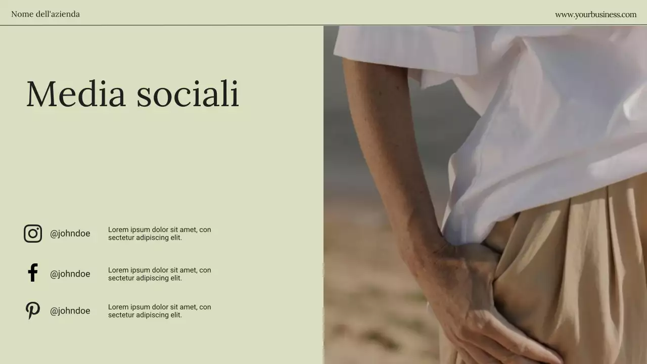 Introduzione dell'azienda Beige Minimal Business