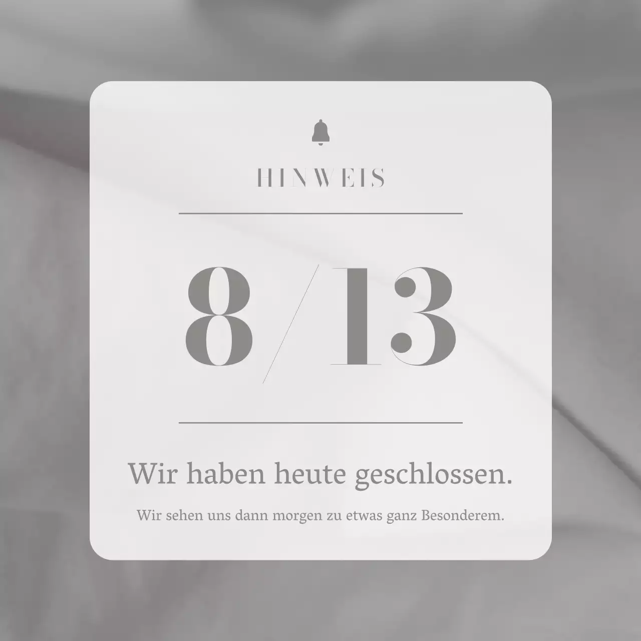 Khaki und Weiß für eine minimalistische, emotionale Urlaubsaktion