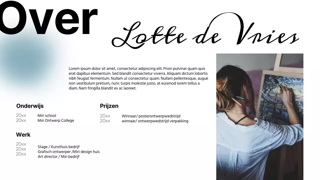 Hemelsblauw en wit eenvoudig grafisch ontwerp portfolio