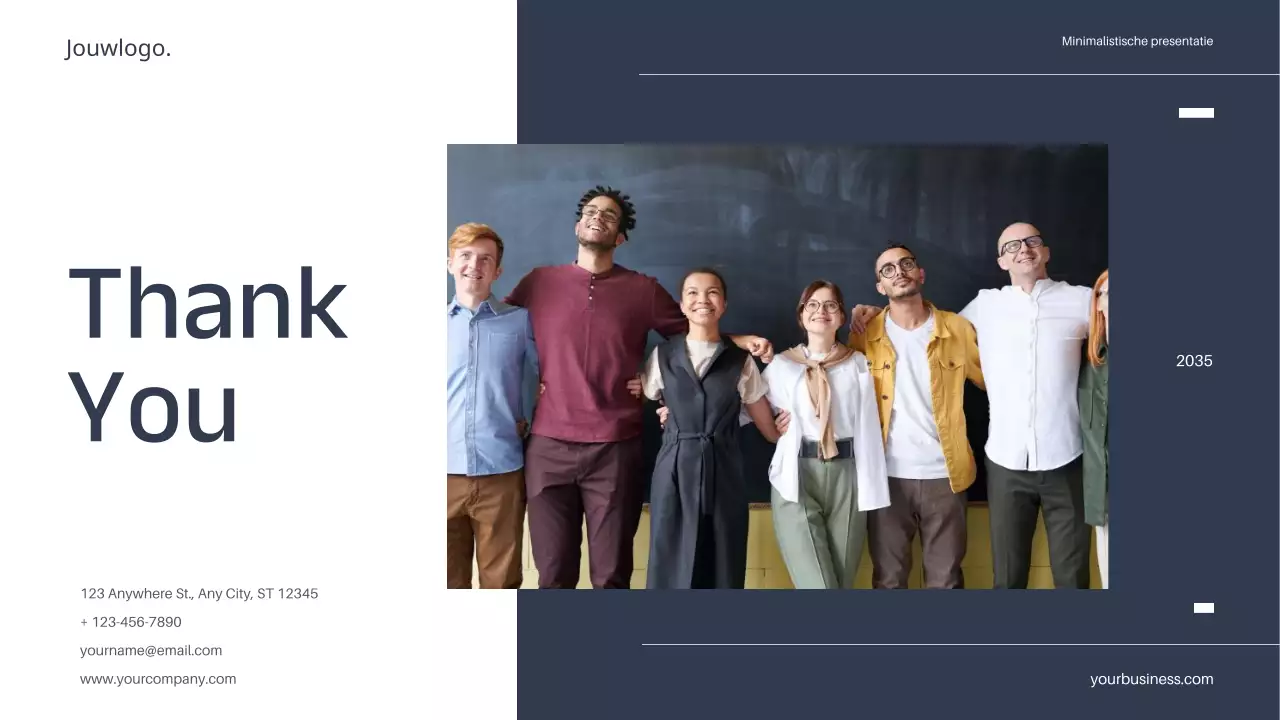 Wit Blauw Minimaal Eenvoudig Marketingplan Strategie