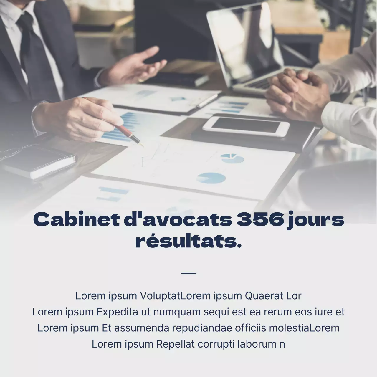 Un simple poste de cabinet d'avocats en bleu marine et marron