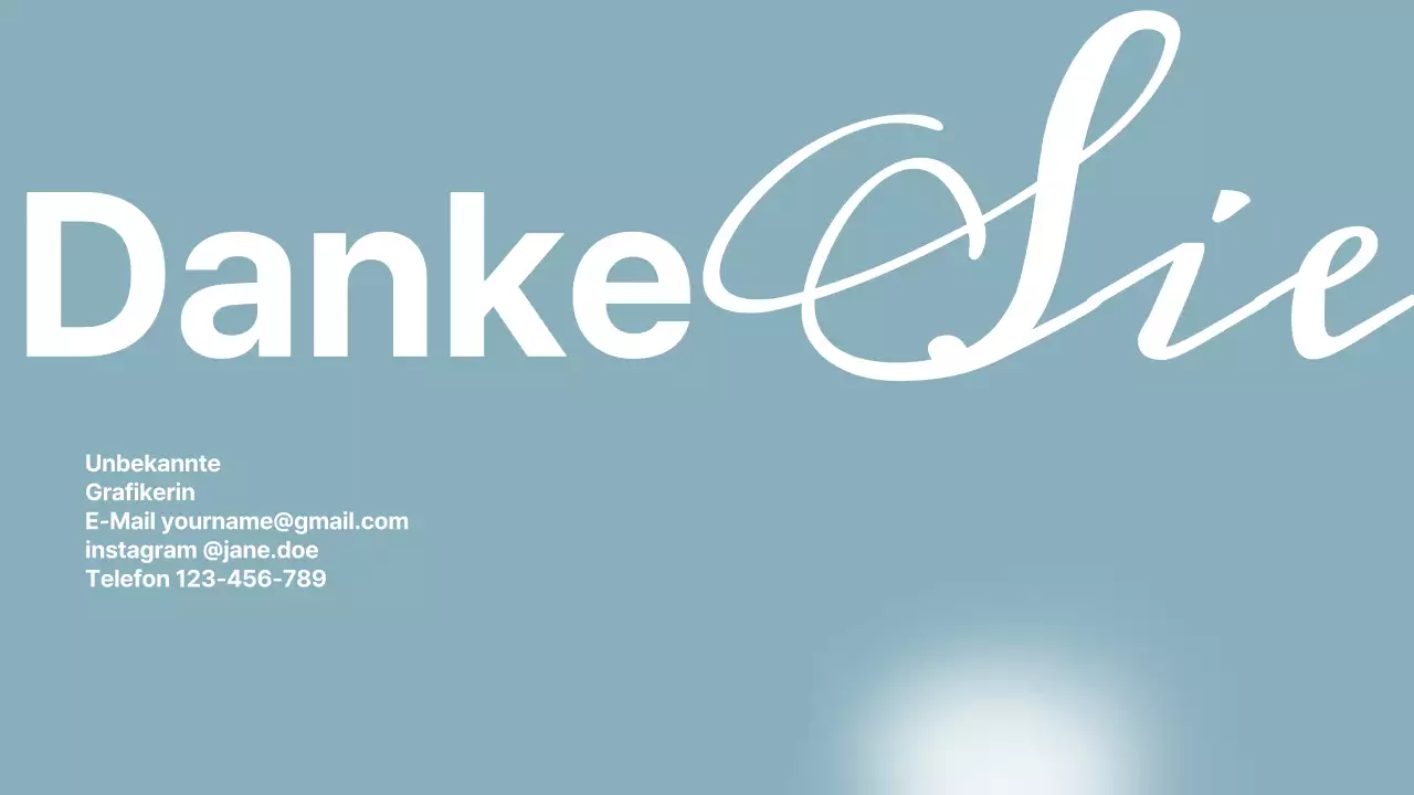 Himmelblau und Weiß Einfaches Grafikdesigner-Portfolio