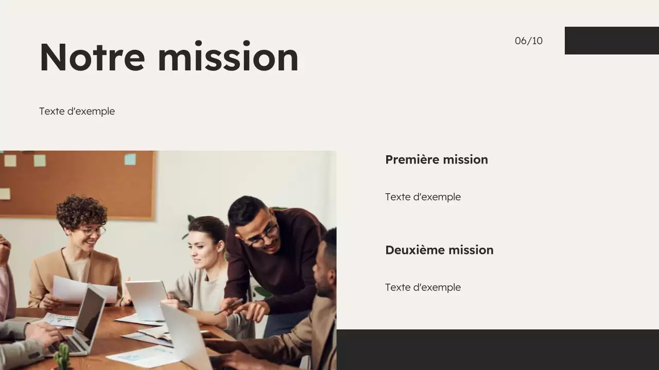 Black and White Minimal Marketing Agency Présentation de la société