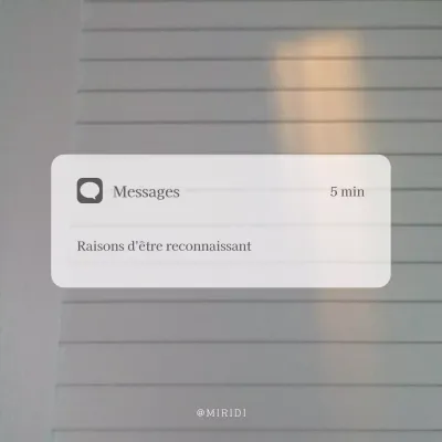 Promouvoir des notes de remerciement minimalistes en gris et noir