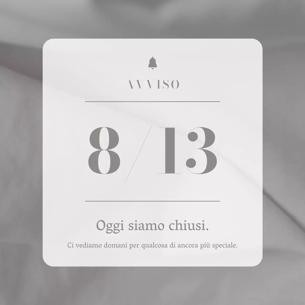 Cachi e bianco per una promozione natalizia minimalista ed emozionale