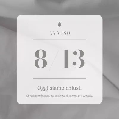 Cachi e bianco per una promozione natalizia minimalista ed emozionale