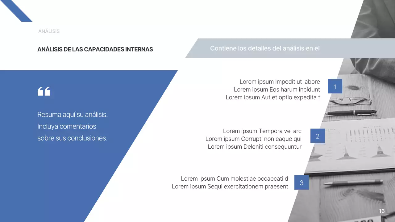 Un sencillo informe corporativo en azul y azul claro