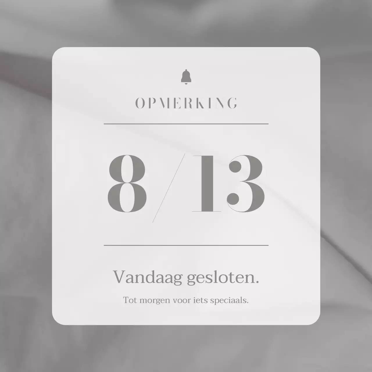 Khaki en wit voor een minimalistische, emotionele vakantiepromotie