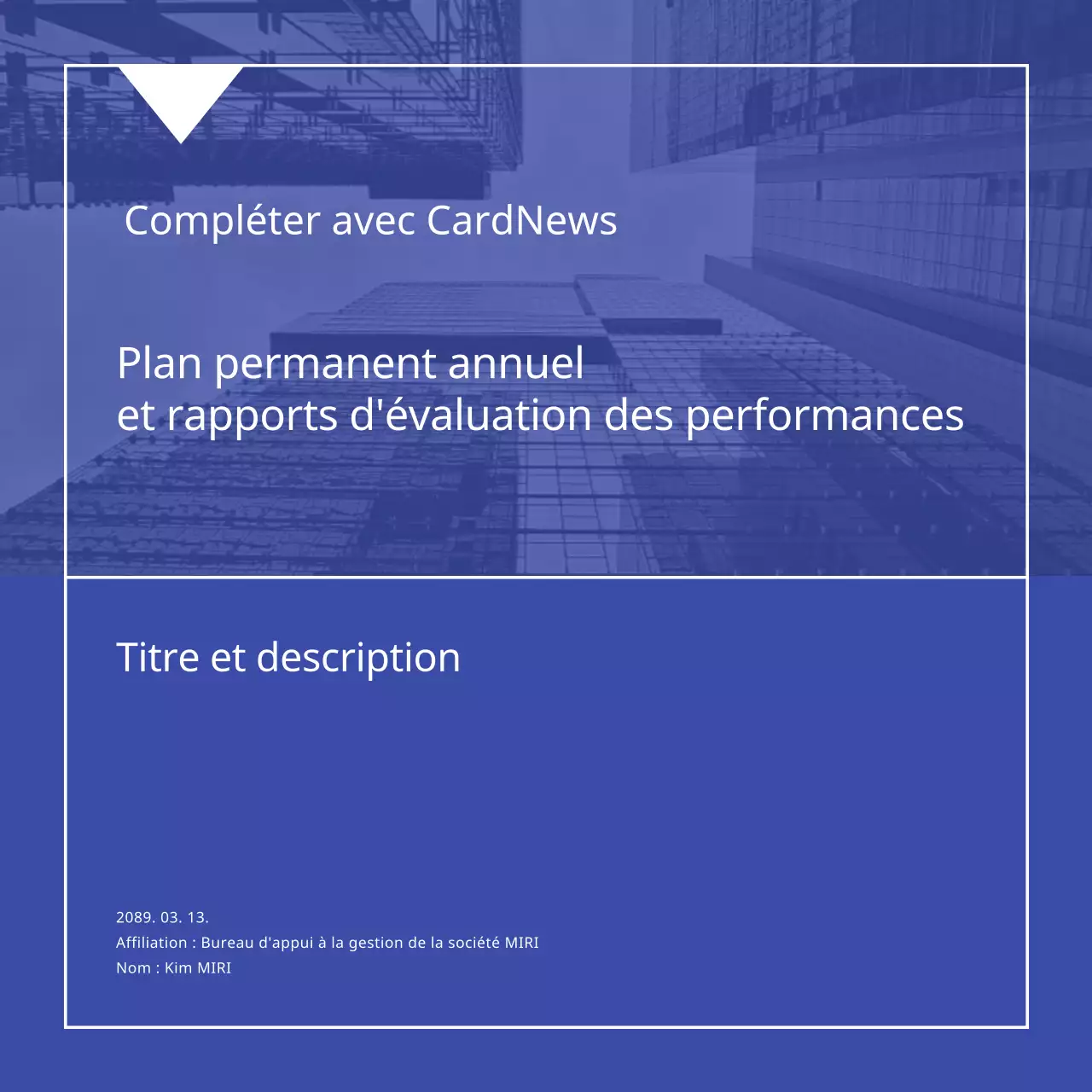 Un simple rapport d'évaluation des performances de l'entreprise en bleu et blanc