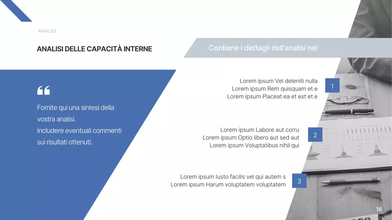 Una semplice relazione aziendale in blu e azzurro