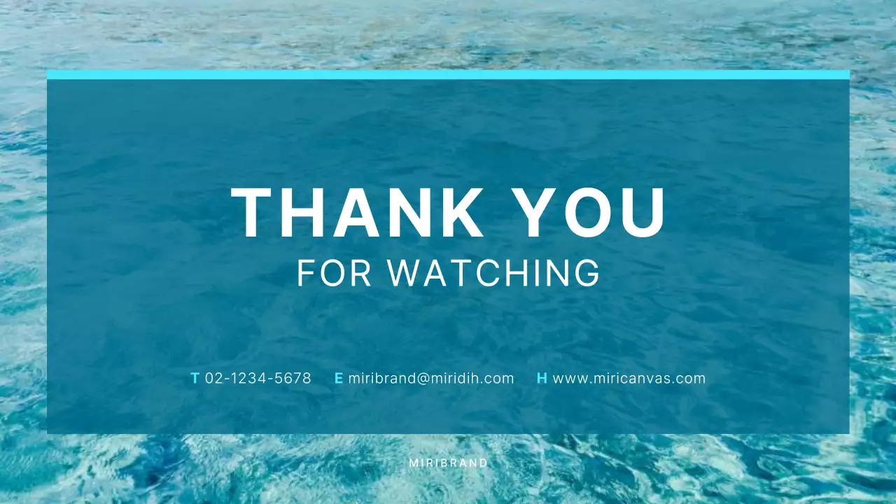 민트색과 흰색의 심플한 여름 배경 발표자료