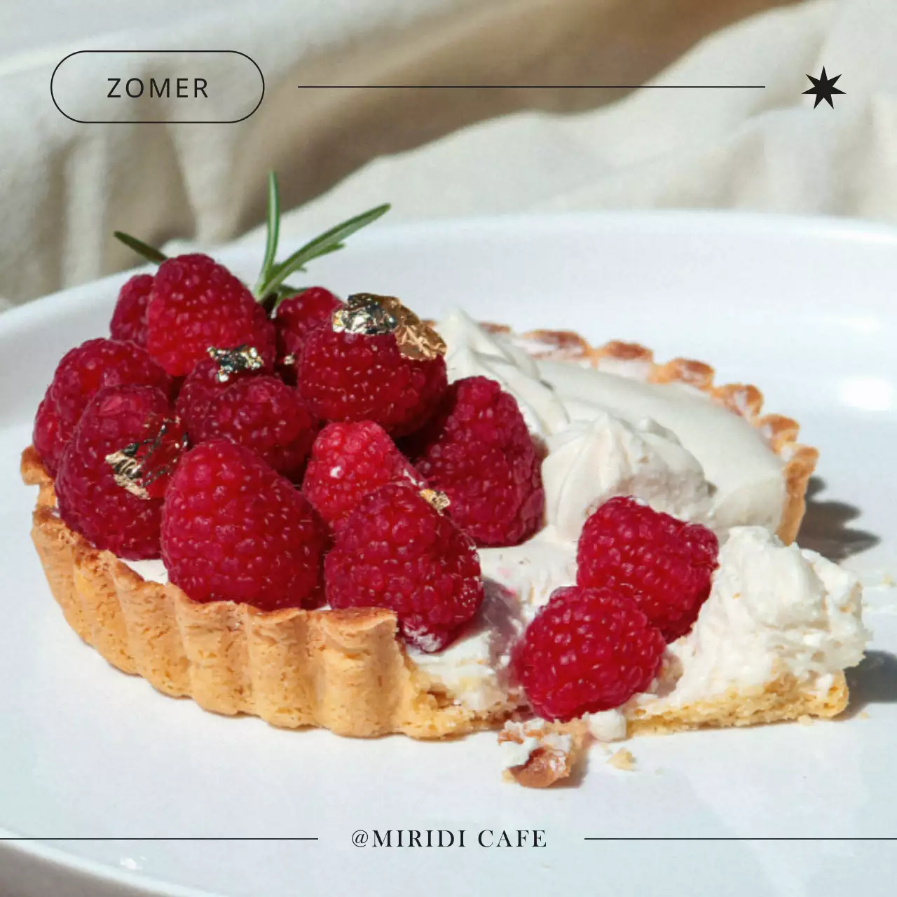 Zomerse café desserts op trend in rood en zwart post