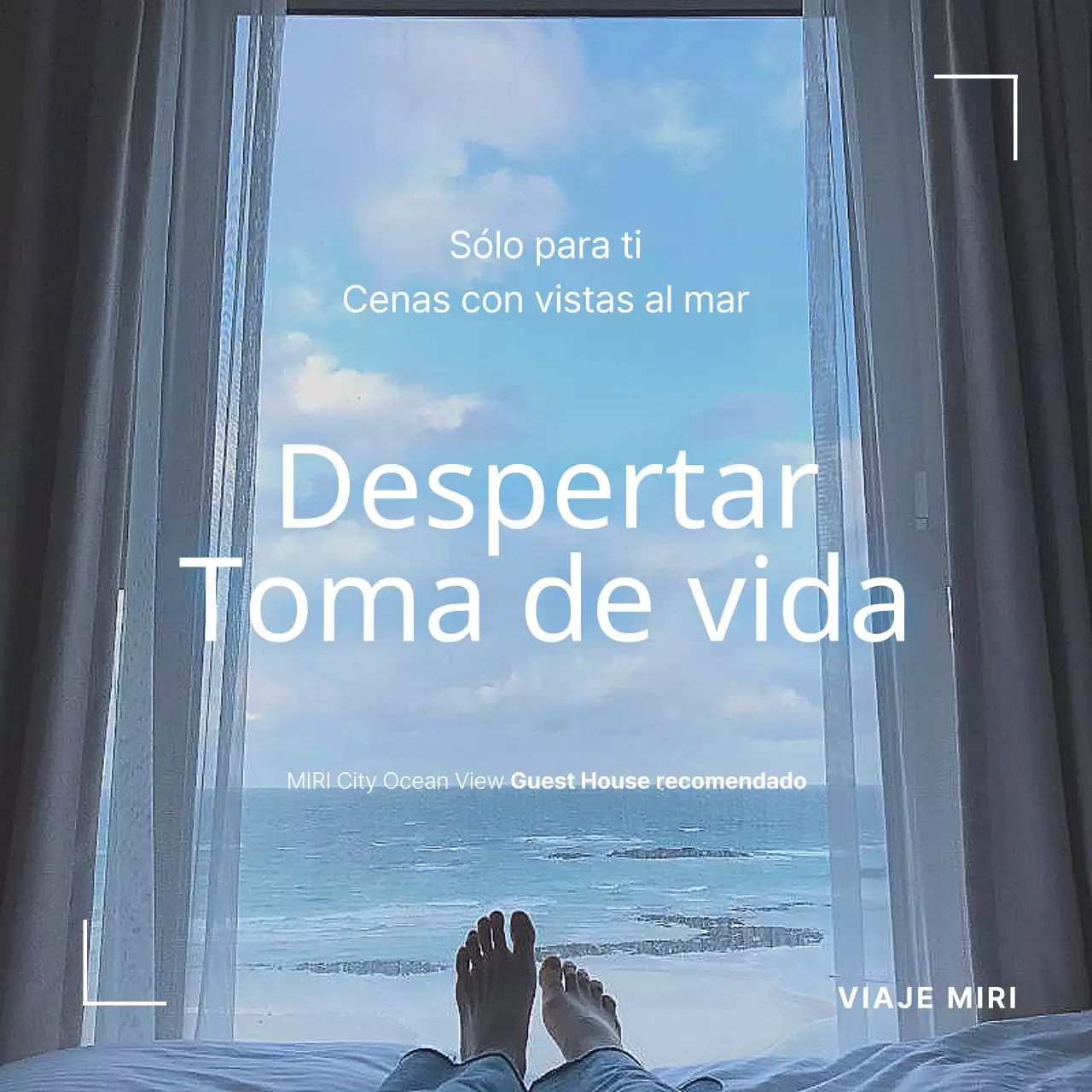 Acerca de esta sencilla casa de huéspedes con vistas al océano en azul claro y blanco