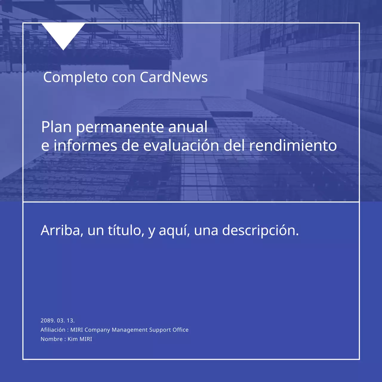 Un sencillo informe azul y blanco de evaluación del rendimiento empresarial