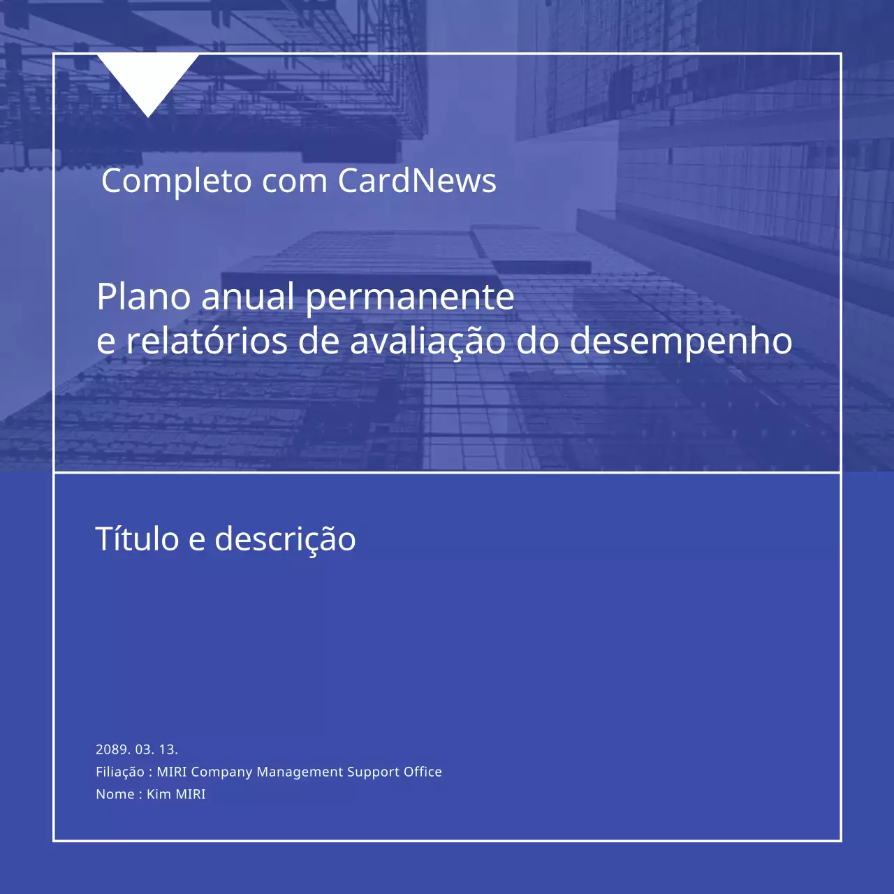 Um simples relatório de avaliação de desempenho empresarial a azul e branco