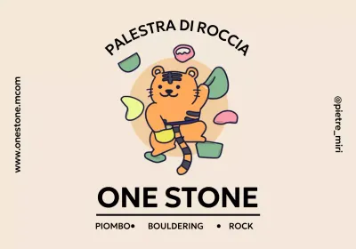 Simpatica tigre che si arrampica