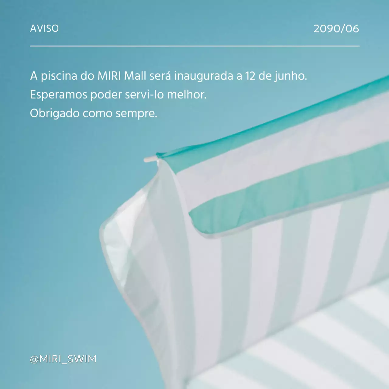 Chapéu de chuva moderno de verão em azul claro e branco Abrir publicação