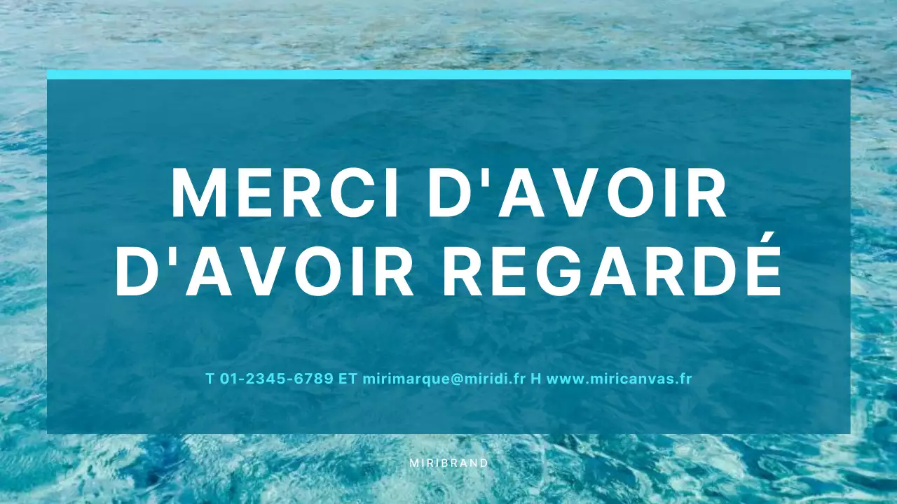 Présentation simple d'un arrière-plan d'été en menthe et blanc