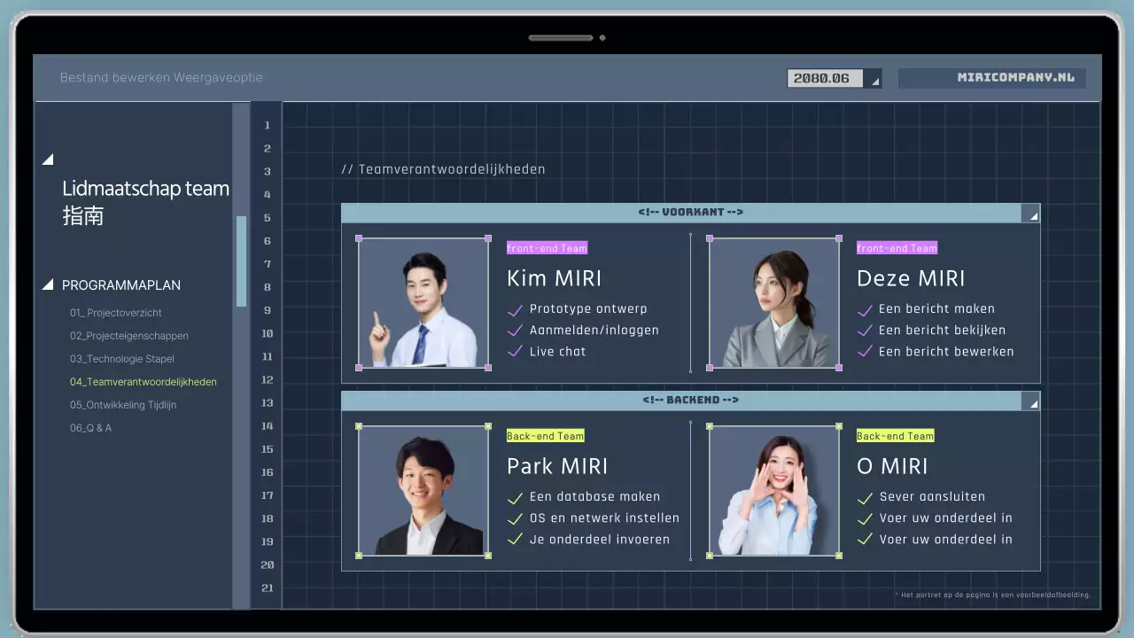 Prospectus coderingsprogramma voor ontwikkelaars in cyberstijl in marineblauw en geel