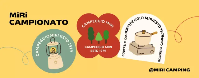 Campeggio con varie forme e immagini del campeggio disegnate a mano