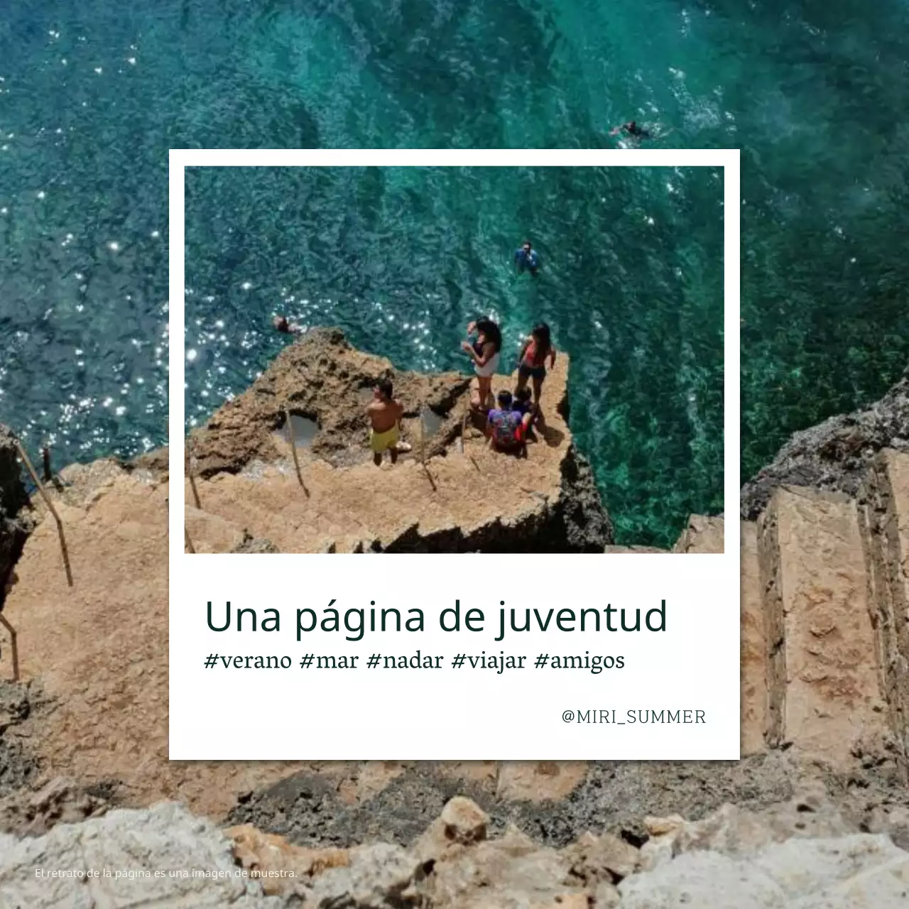 Álbum minimalista de un viaje de verano en el mar, en azul y blanco