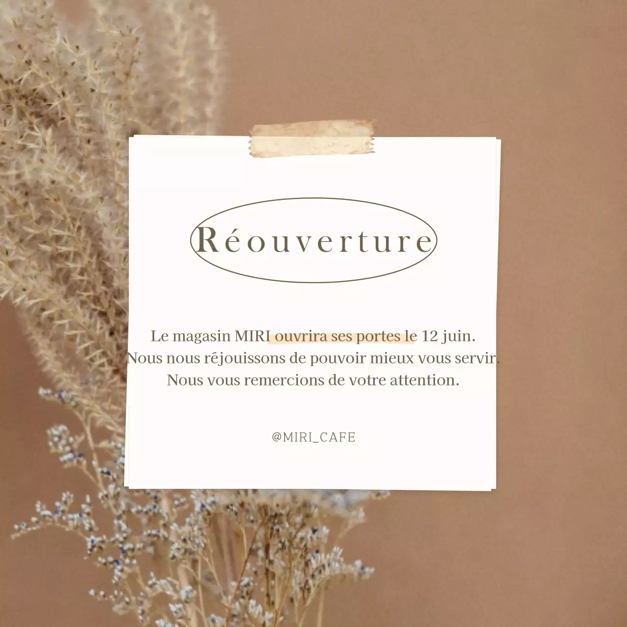 Renouvellement ouvert moderne en beige et blanc