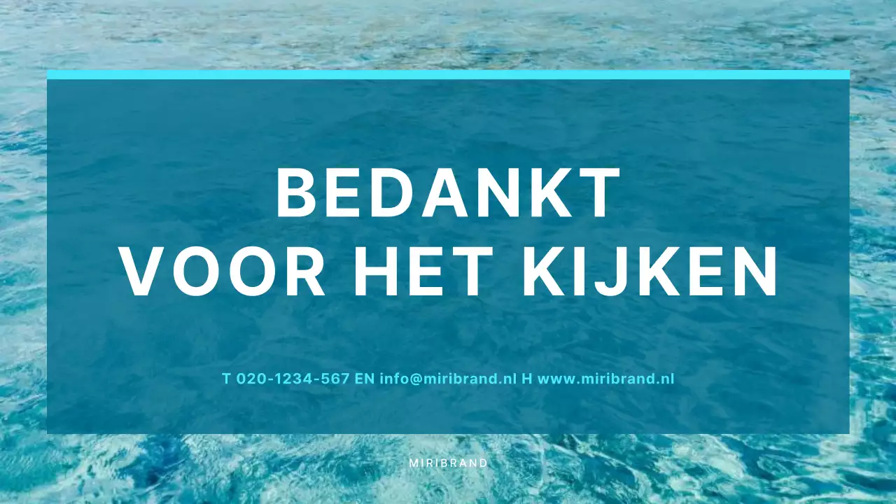 Eenvoudige zomerse achtergrondpresentatie in mint en wit