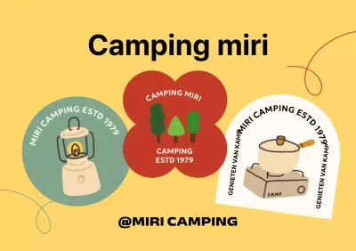 Camping met verschillende vormen en handgetekende kampeerafbeeldingen